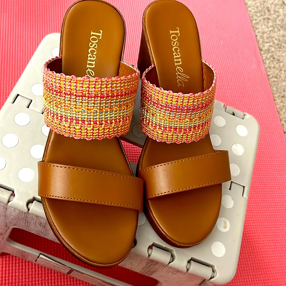 These are brand new , no tags, super cute Toscanella Italian made shoes!